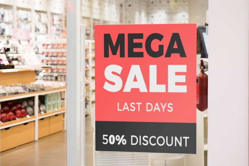 The death of the seasonal markdown calendar — why retailers need real-time markdown engines